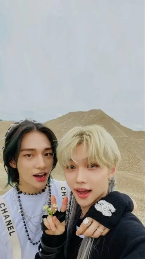 ai character: HYUNLIX background