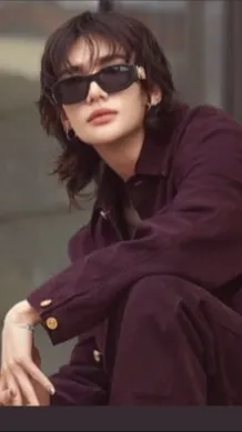 ai character: HYUNLIX background