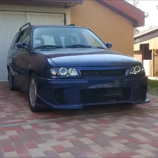 creator fanofcars's avatar