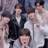 chat with ai character: straykids