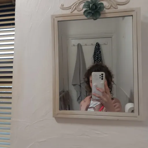 creator EvelynHallx's avatar