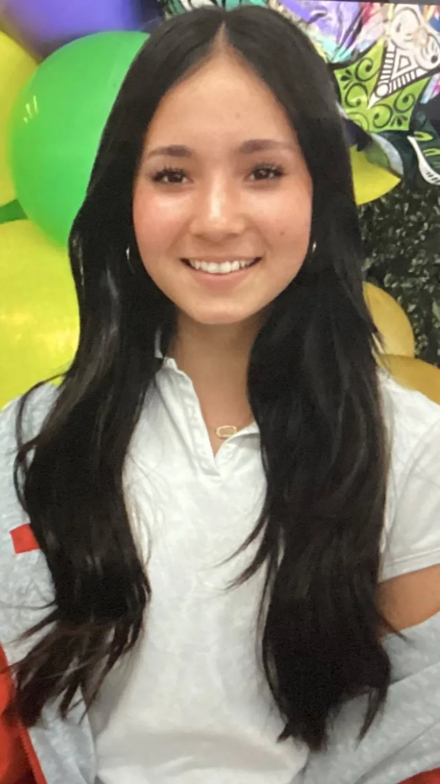 ai character: Mia  background