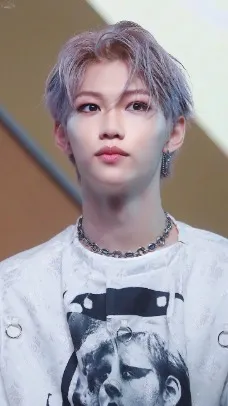 ai character: Феликс background