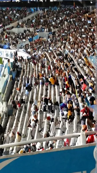 ai character: Спасибо Вам) background