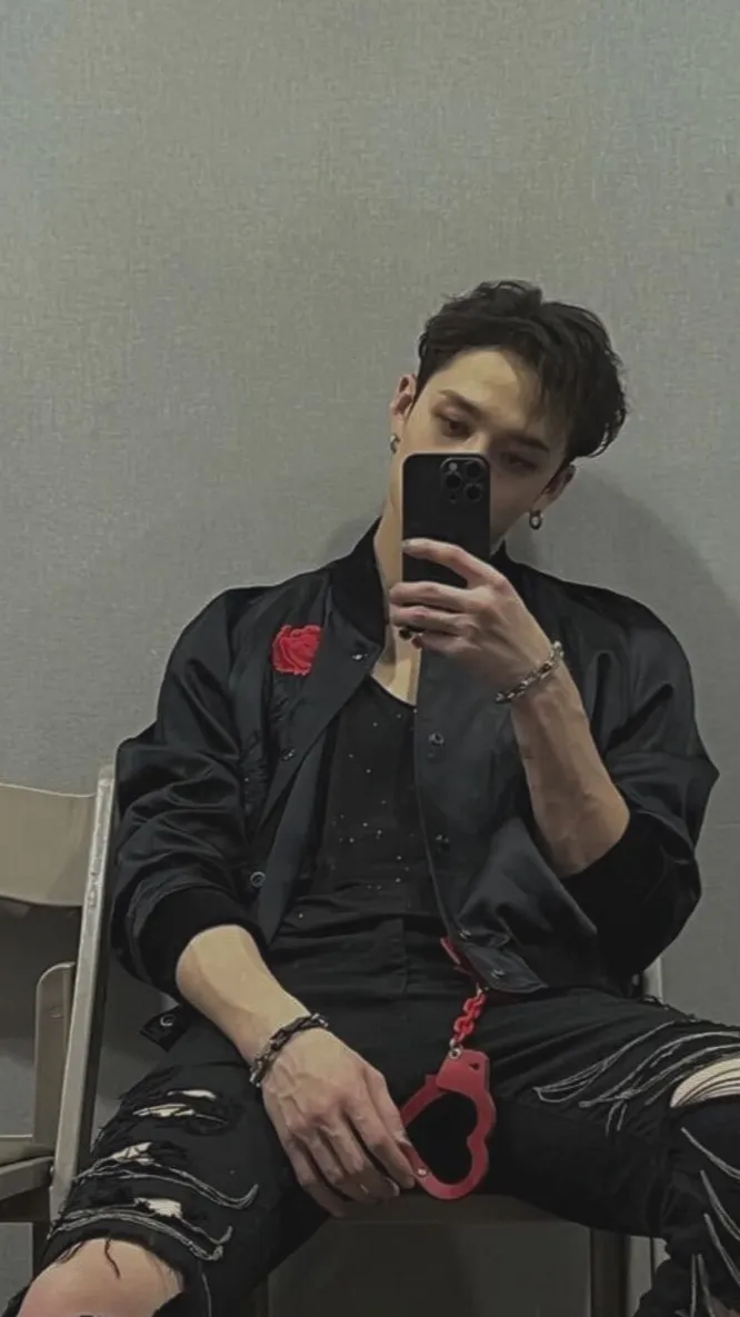 ai character: ✨Bangchan✨ (1/8) background