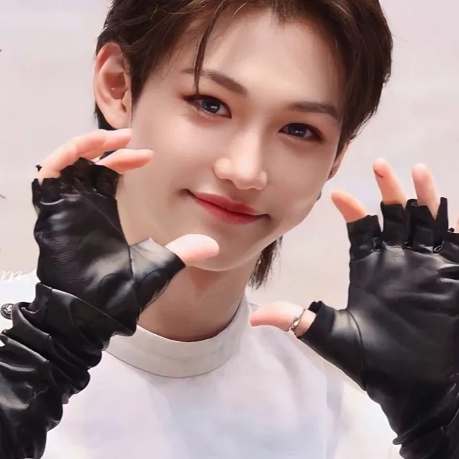 chat with ai character: ✨Felix✨