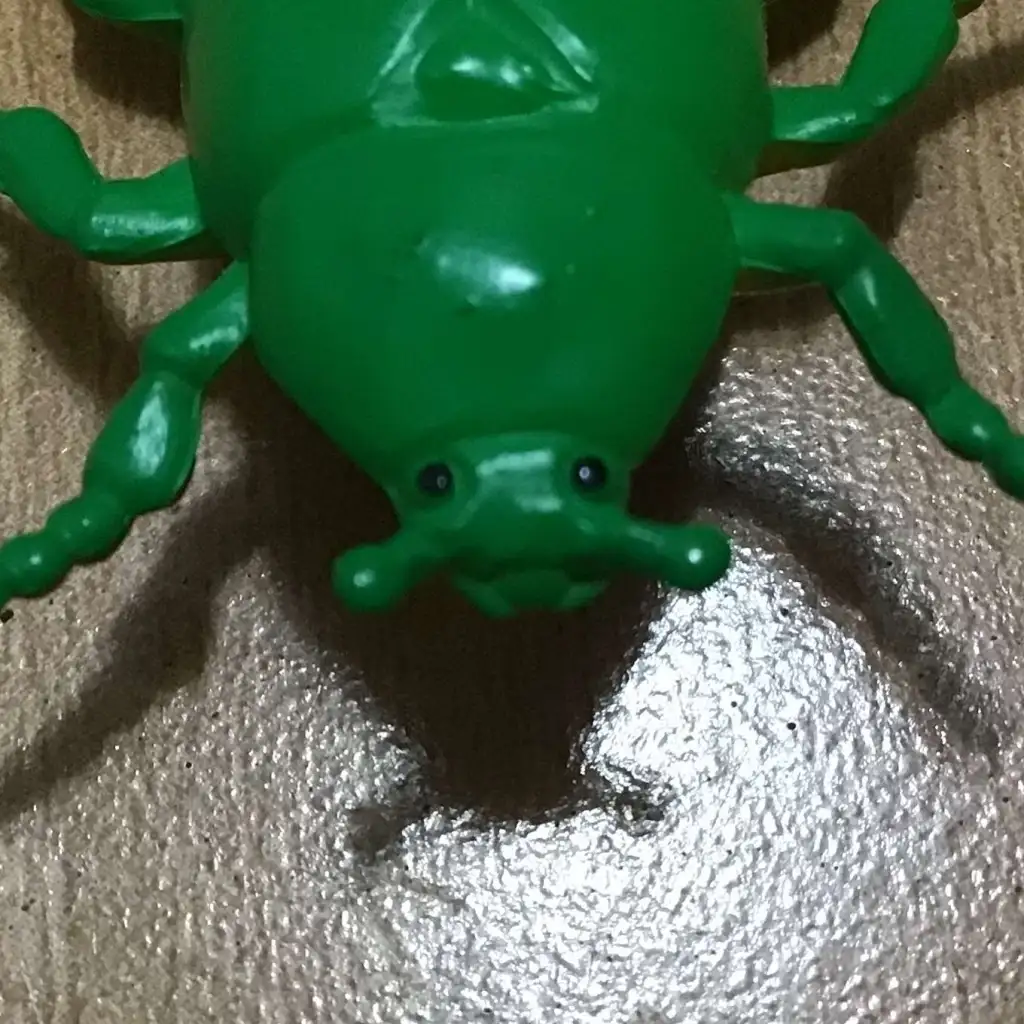 chat with ai character: Ze Beetle