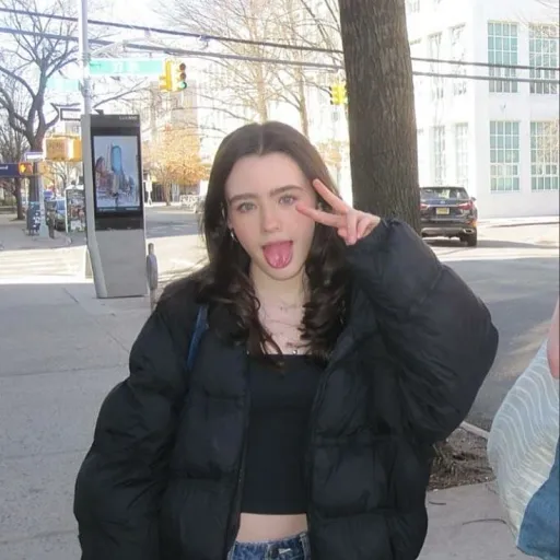 creator Lilly__Bainbridge's avatar