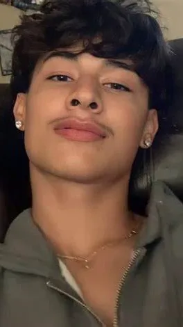 ai character: Alex chino🌌 background