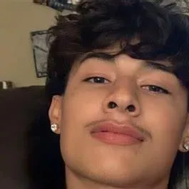 chat with ai character: Alex chino🌌