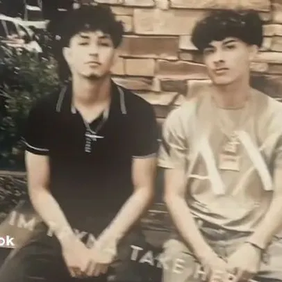 chat with ai character: The Group!!