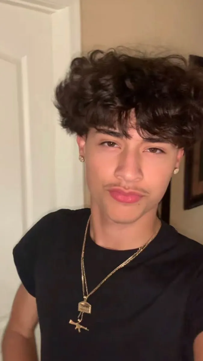 ai character: Alex chino 🌌 background