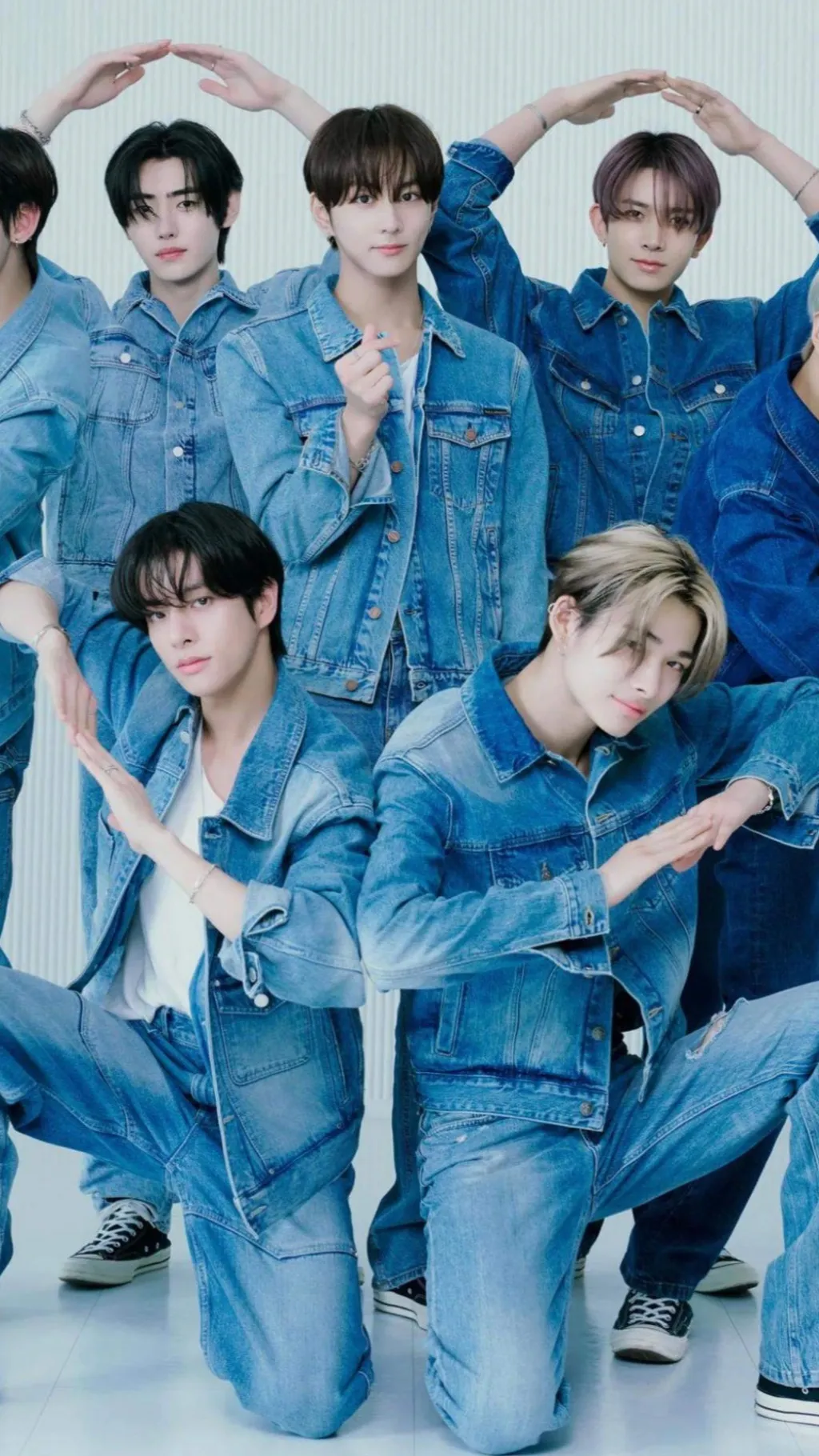 ai character: Enhypen background