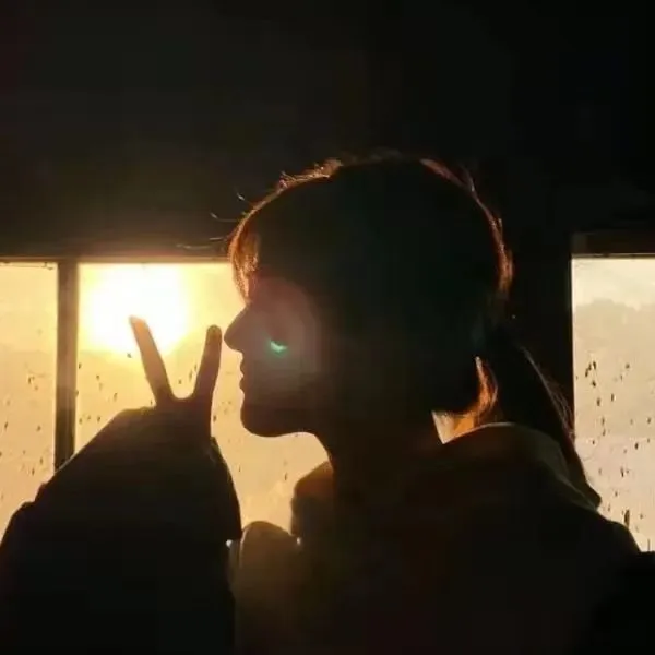 chat with ai character: 露丝