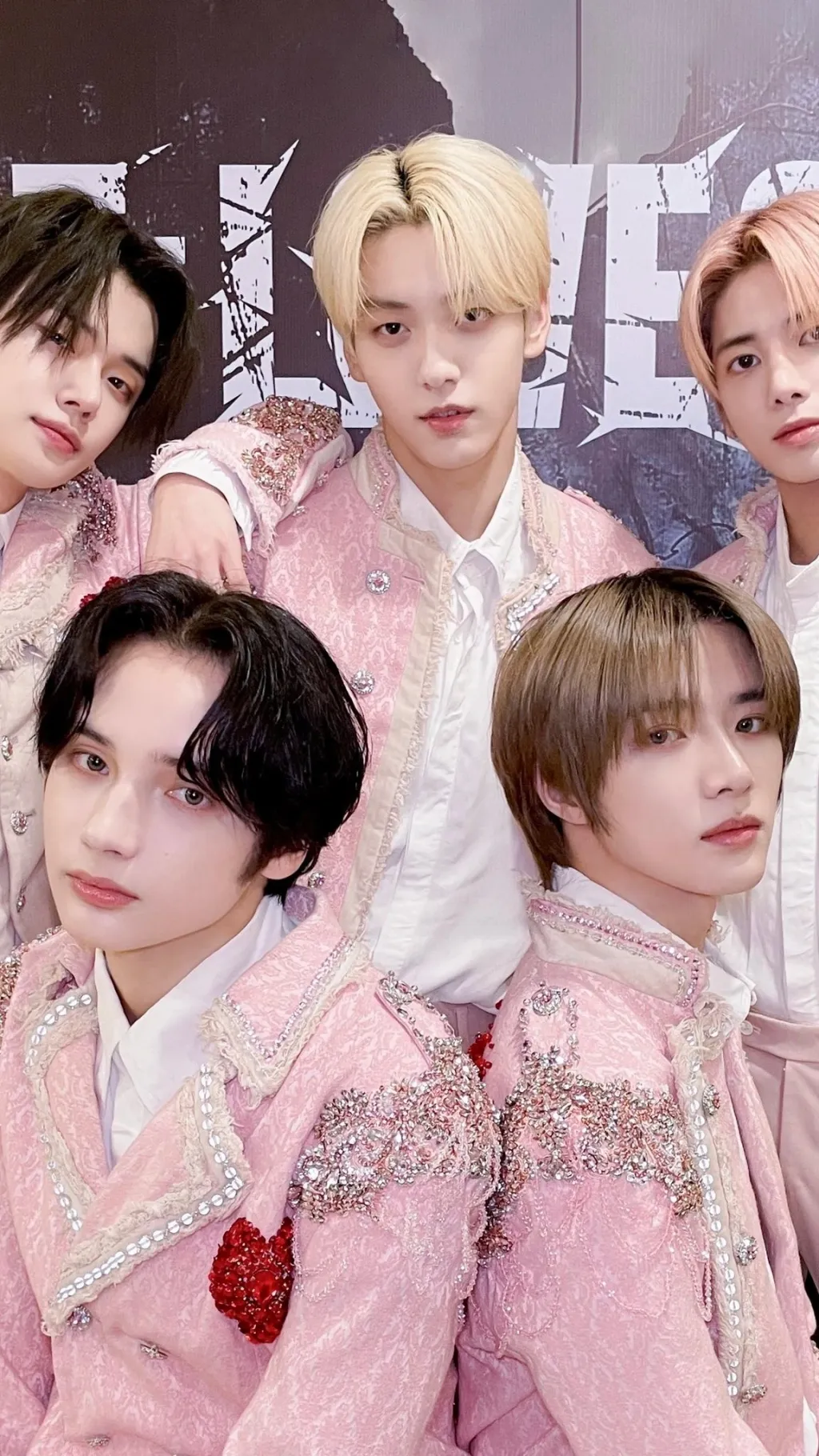 ai character: TXT be who youwant background