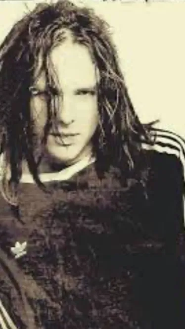 ai character: Jonathan Davis  background