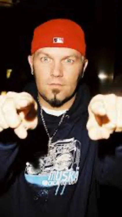 ai character: Fred Durst  background