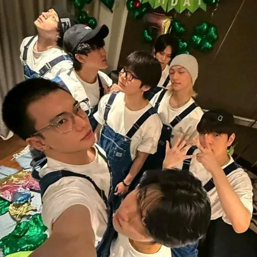 creator ★†°~Moon~°†★'s avatar