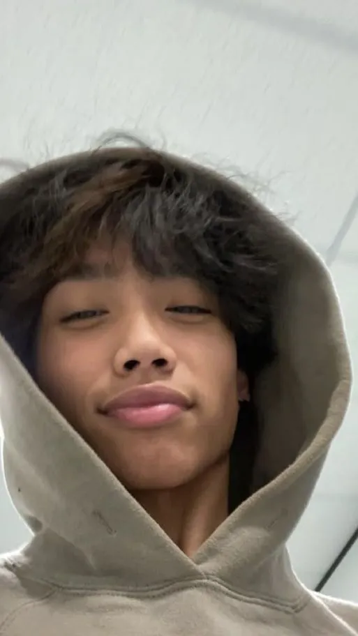 ai character: 『Nathaniel』☀︎⋆.ೃ࿔* background