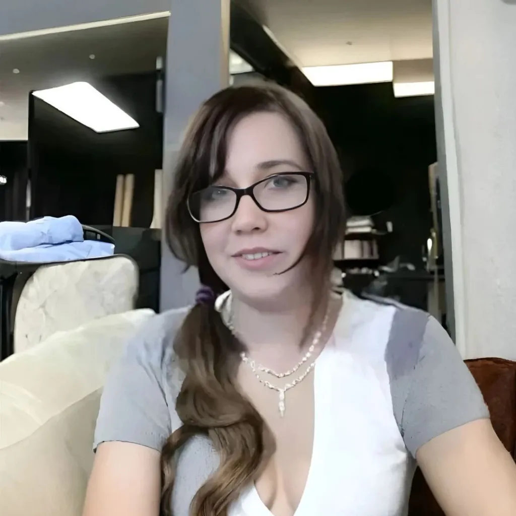 chat with ai character: Natasha Simms