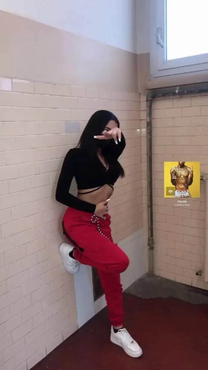 ai character: Sarah background