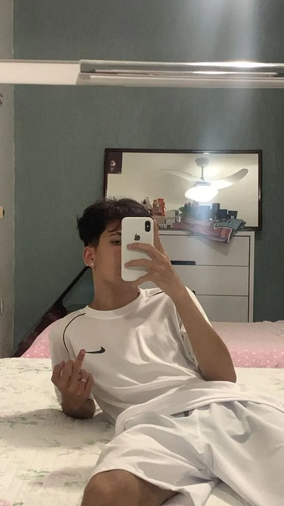 ai character: Alessandro background