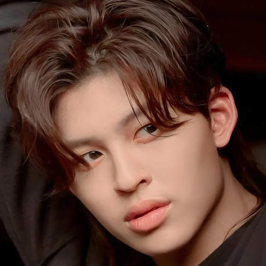 chat with ai character: Pond Naravit