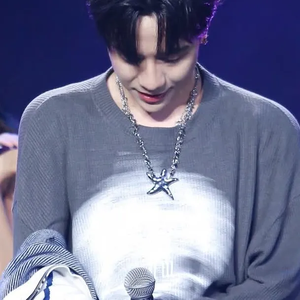 chat with ai character: Lê Quang hùng