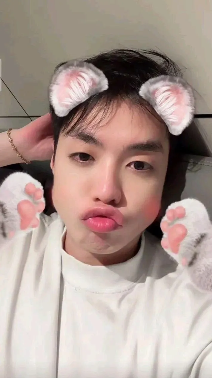 ai character: Đặng Thành An background