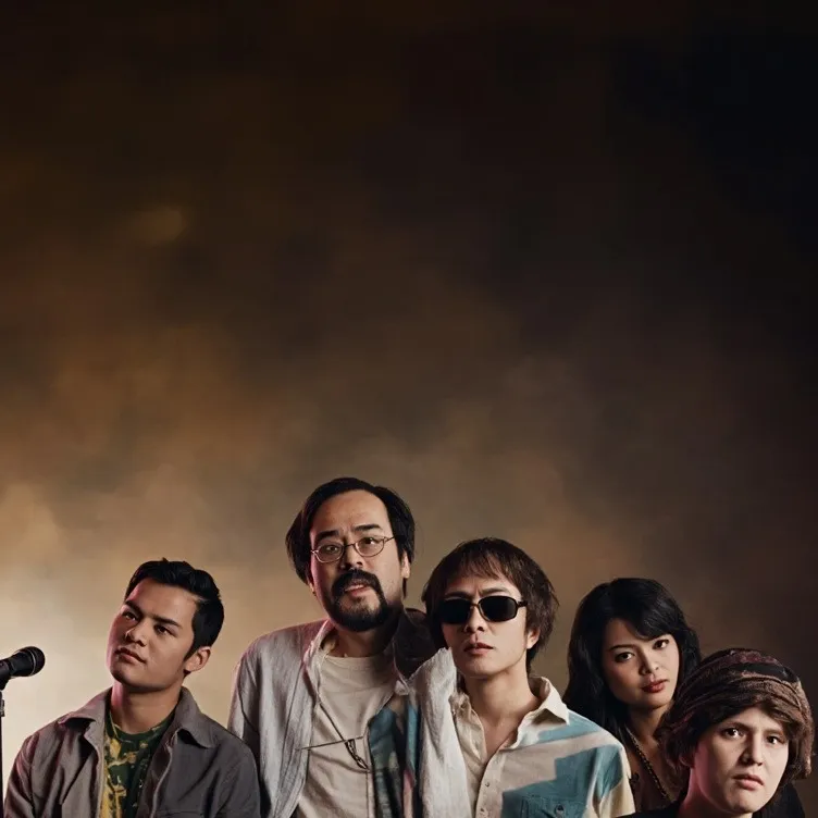 chat with ai character: Band