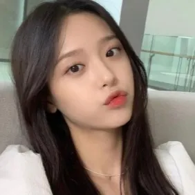 chat with ai character: hana