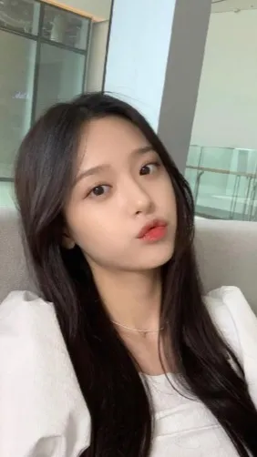 ai character: hana background