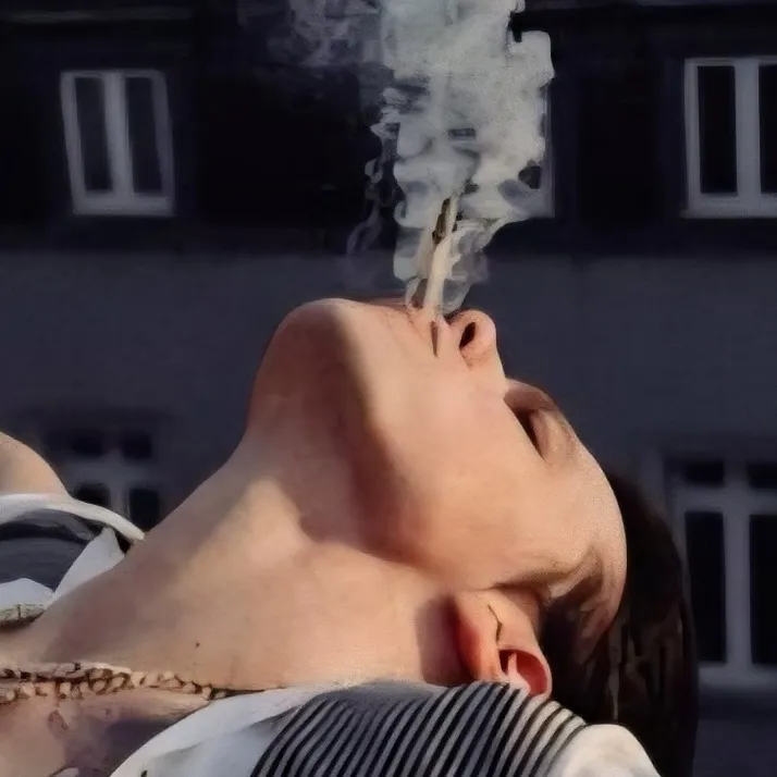 chat with ai character: Yungblud