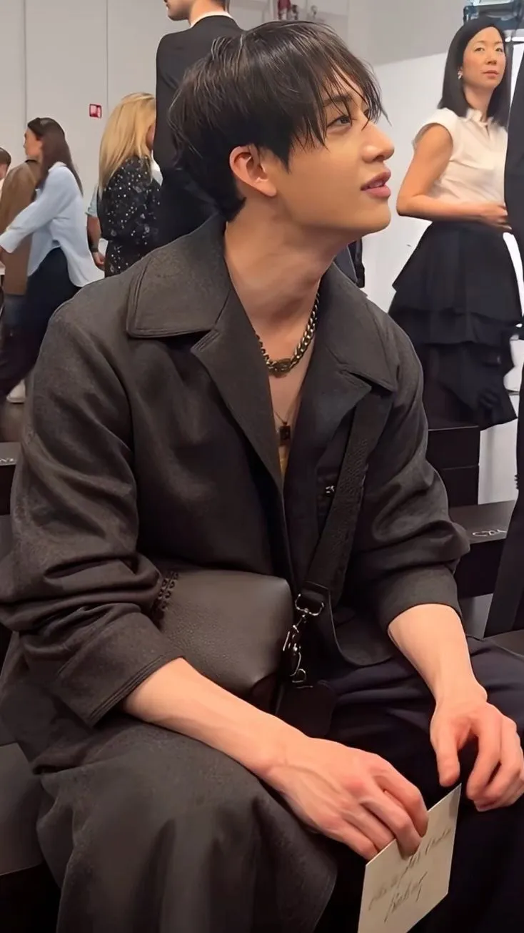 ai character: BangChan background