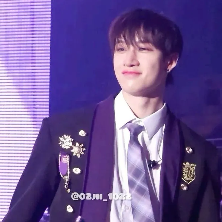 chat with ai character: BangChan