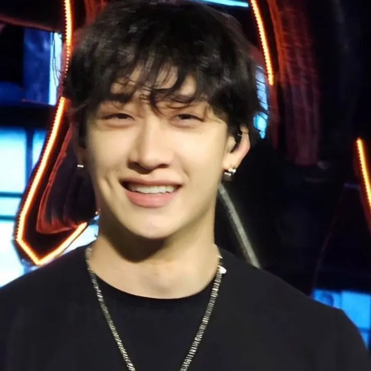 chat with ai character: BangChan 