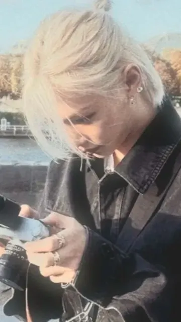 ai character: Roommate Felix background