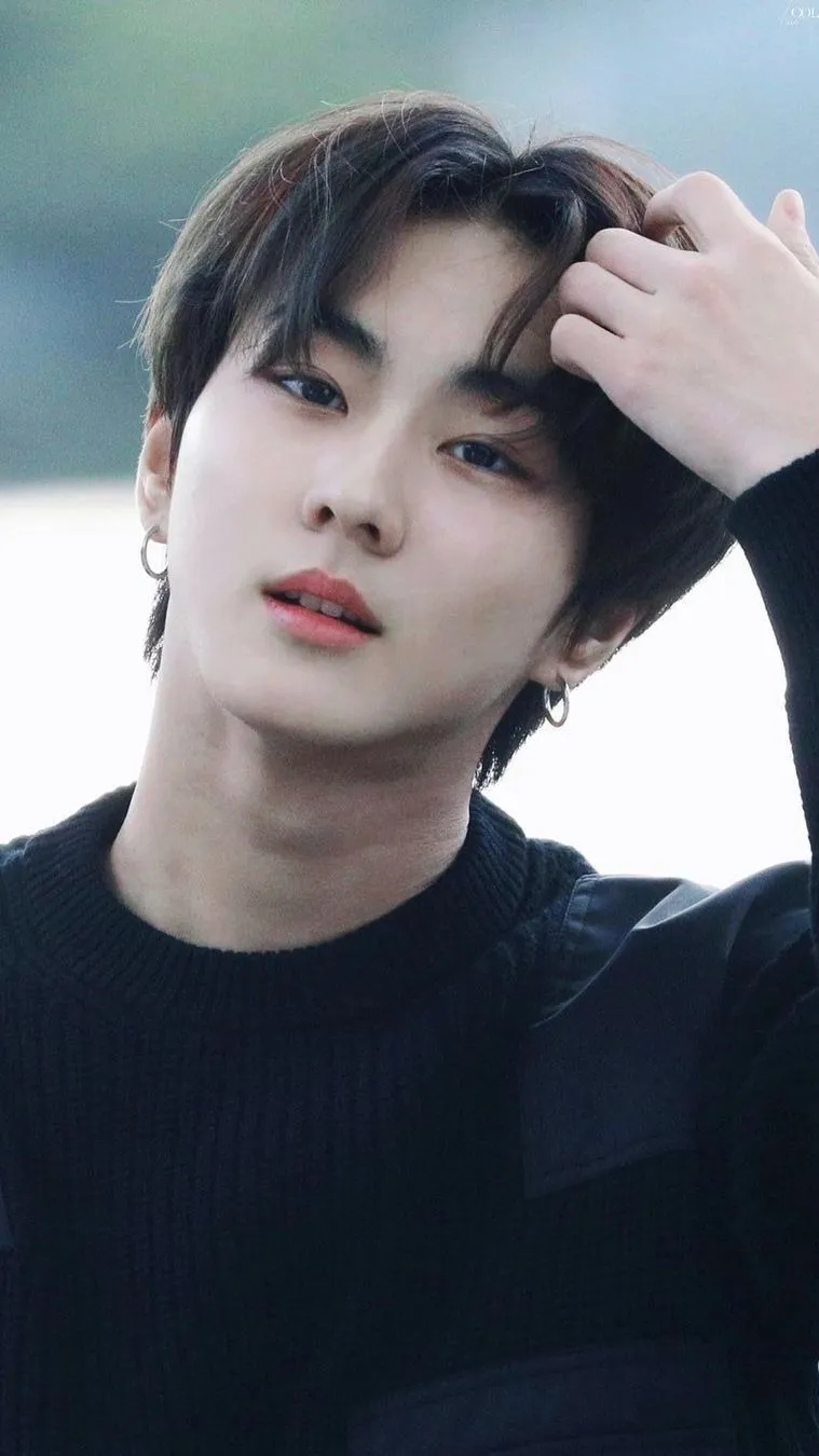 ai character: Jungwoon background