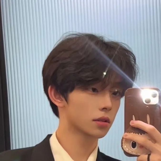 chat with ai character: Malakai (Kai)