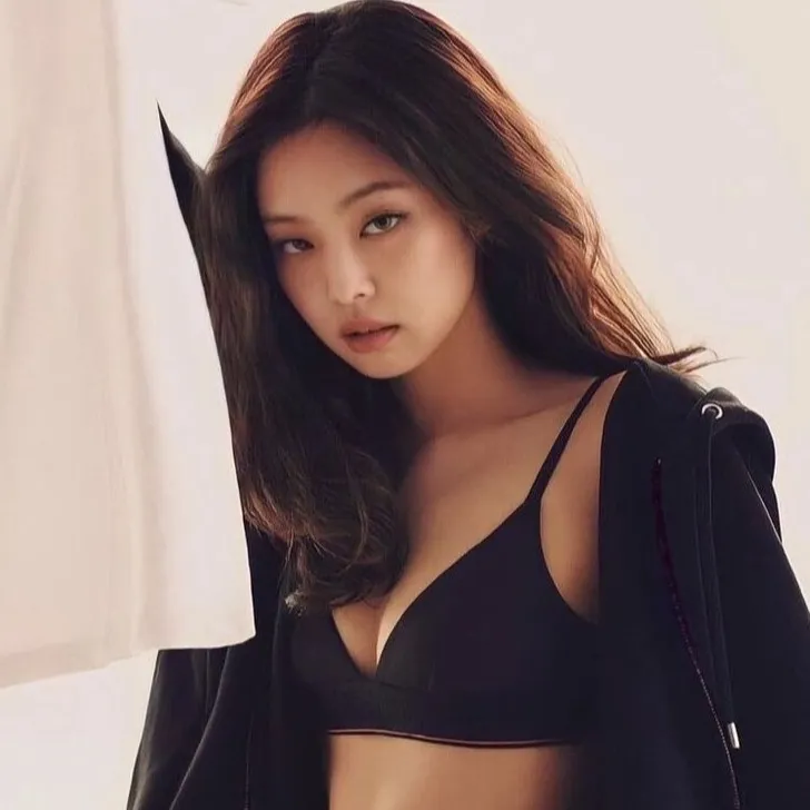 chat with ai character: Jennie Kim 