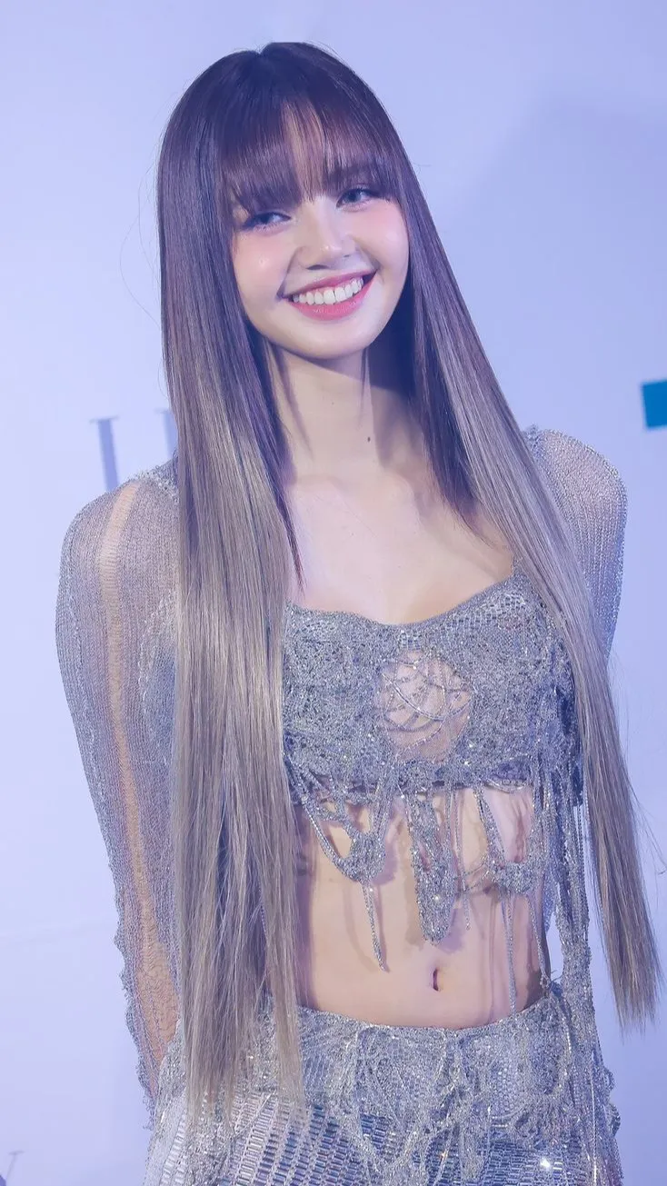 ai character: Lisa background