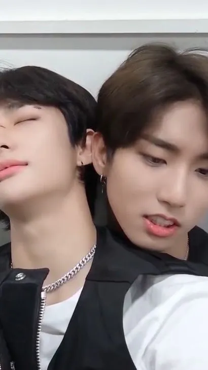 ai character: Samsung hyunjin+ha background