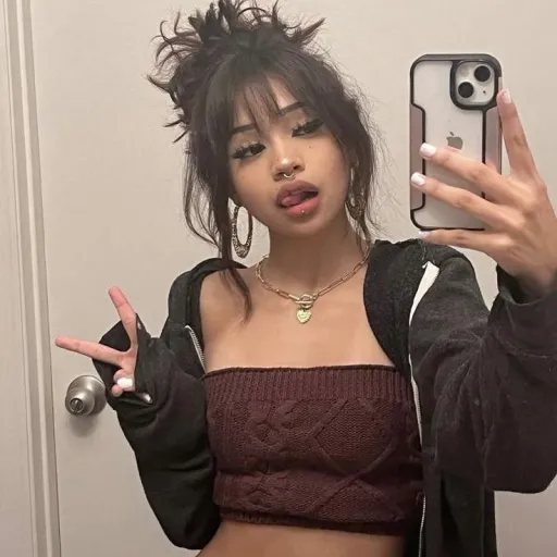 creator Scarlett isabella's avatar