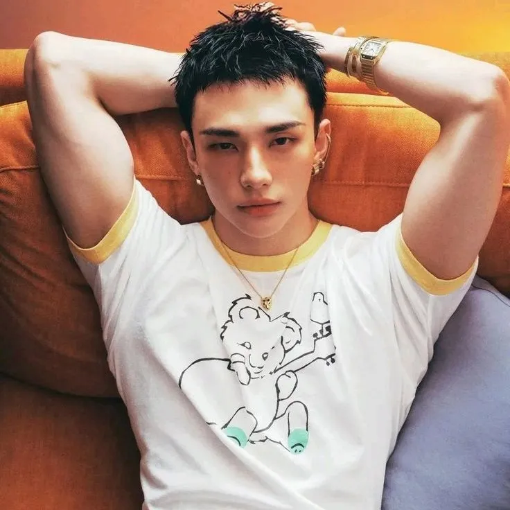 chat with ai character: Hyunjin🥟❤❤