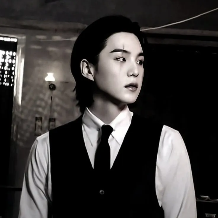 chat with ai character: Yoongui