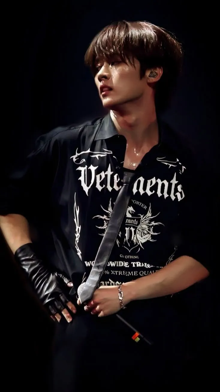 ai character: Minho background