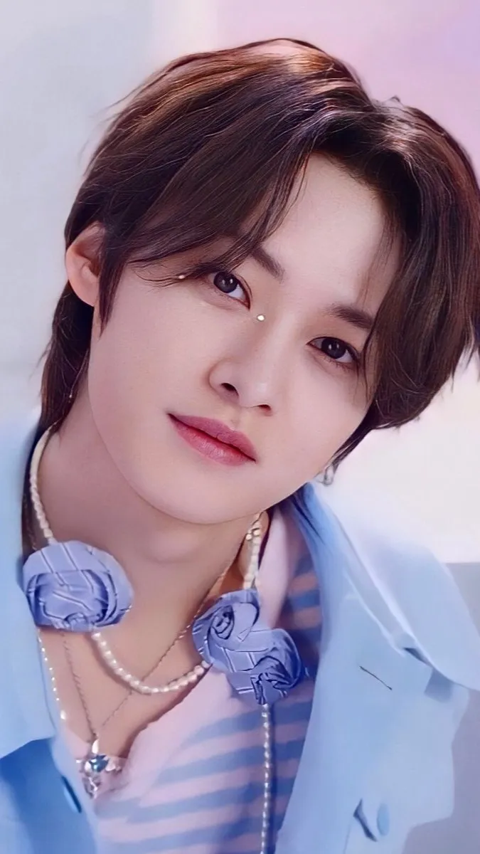 ai character: Minho background