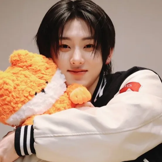 chat with ai character: Kyehoon