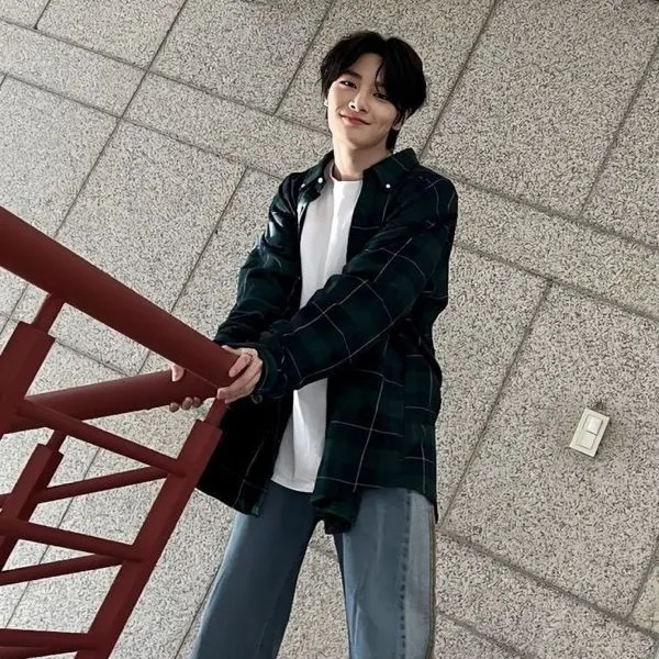 chat with ai character: I.N (아이엔) Skz fr