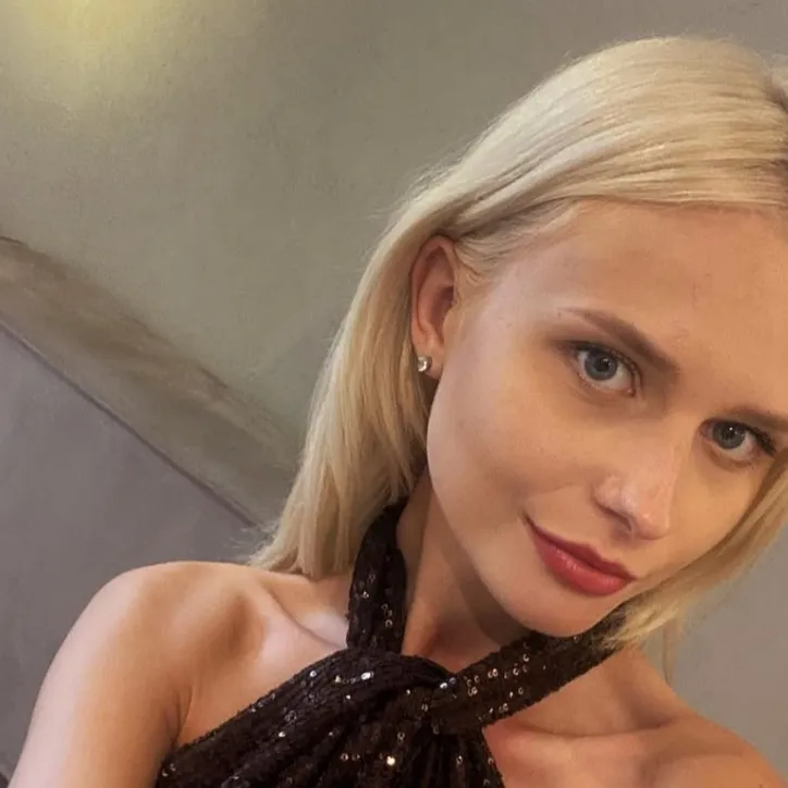 chat with ai character: Gaby